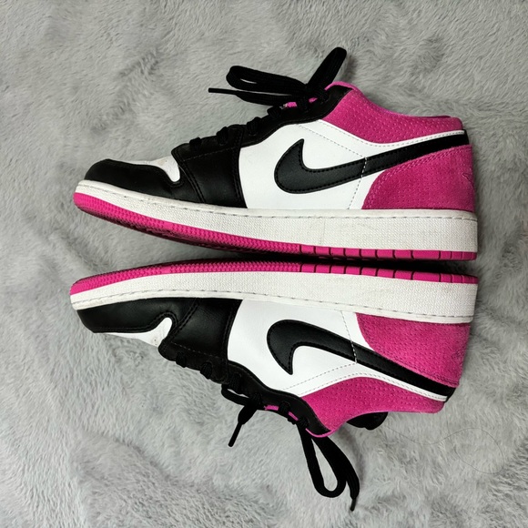 Jordan 1 low Nike shoes - Picture 7 of 7